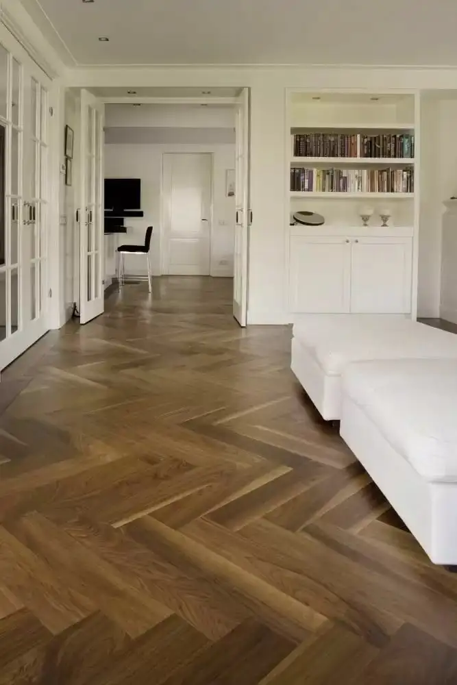 Parquet à bâton rompu